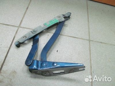 Петля багажника правая Audi A4 B7 2005-2008