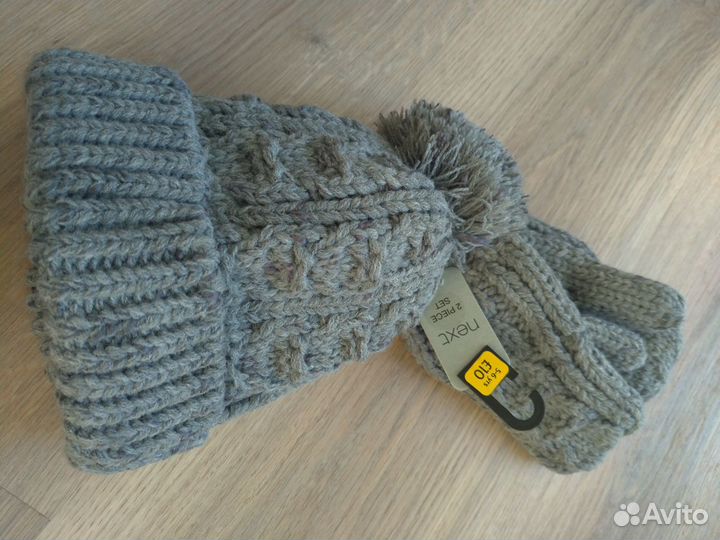 Комплект Шапка+варежки Next новый