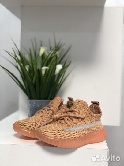 Кроссовки детские 28 29