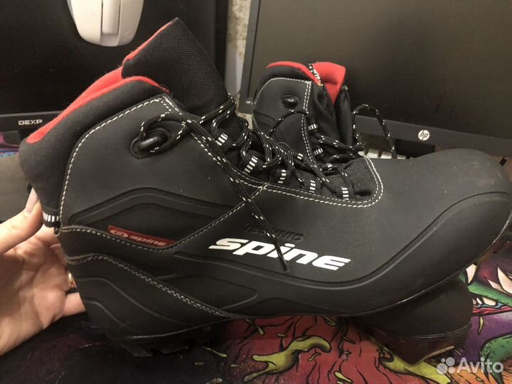 Лыжные ботинки