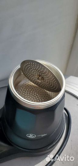 Гейзерная электрическая кофеварка