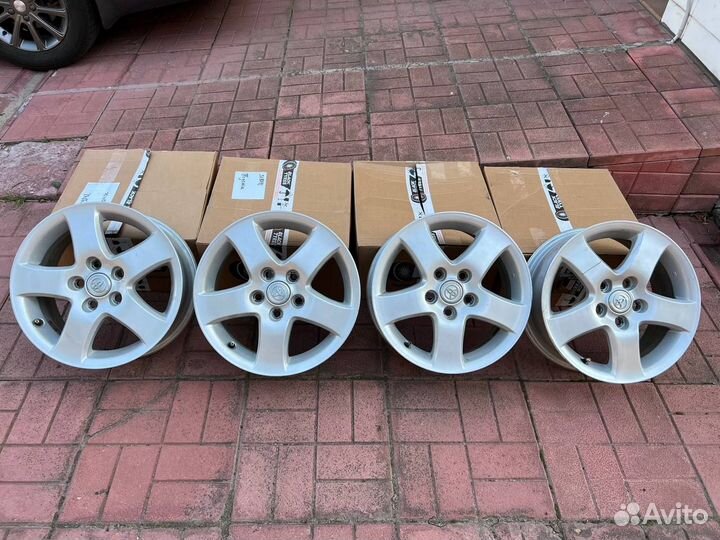 Оригинальные диски на toyota camry r16