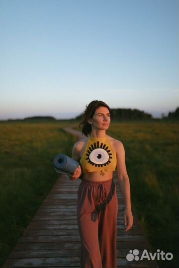 Преподаватель хатха-йоги