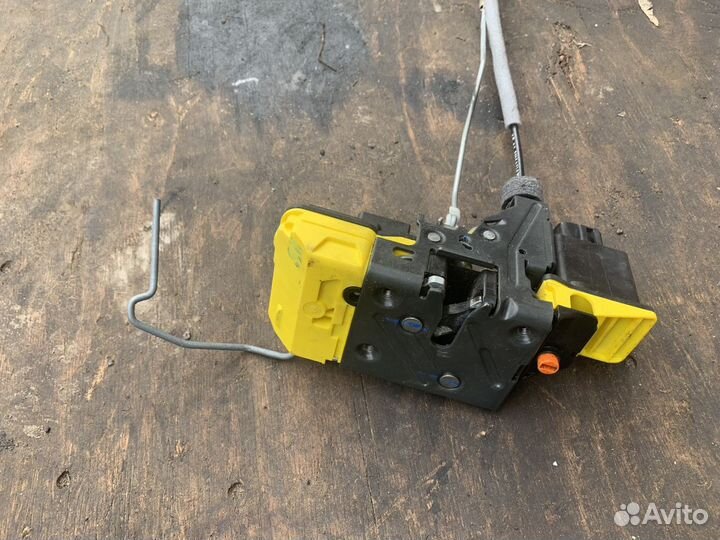 Volvo xc90 замок задней двери