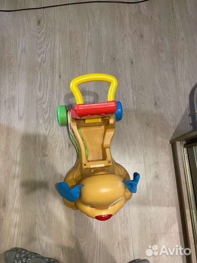 Игрушка-каталка Fisher price собака