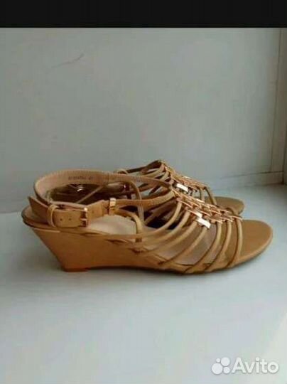 Сандалии 39 р