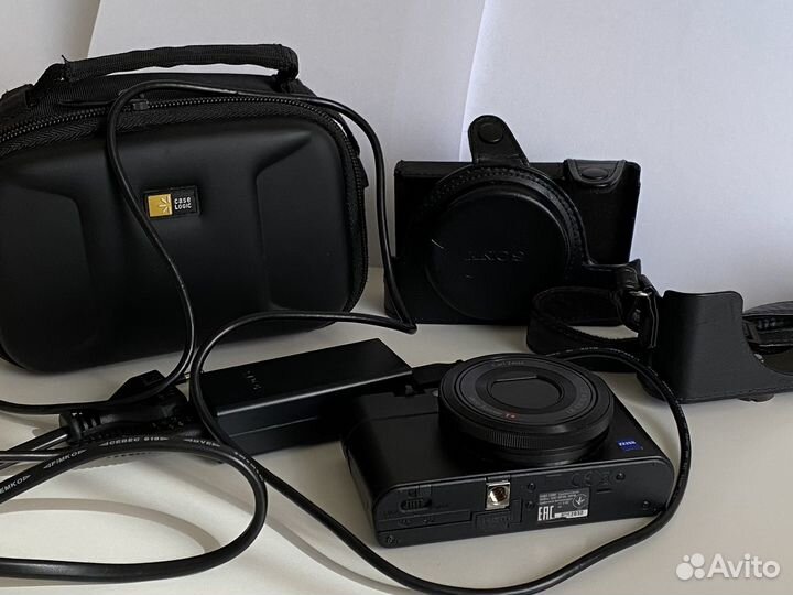 Компактный фотоаппарат Sony Cyber-shot DSC-RX100