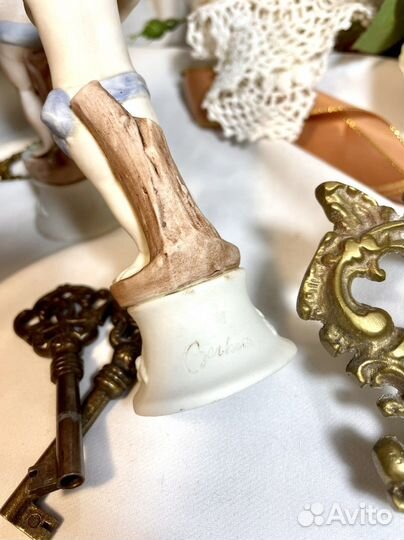 Парные статуэтки Capodimonte