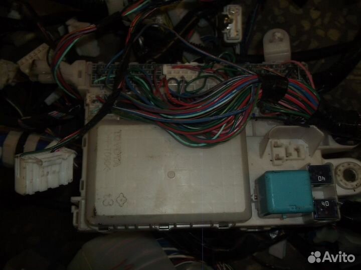 Электропроводка пола (Toyota Hilux)