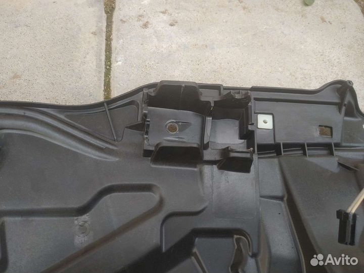 Панель левой водительской двери Мазда 3 бк