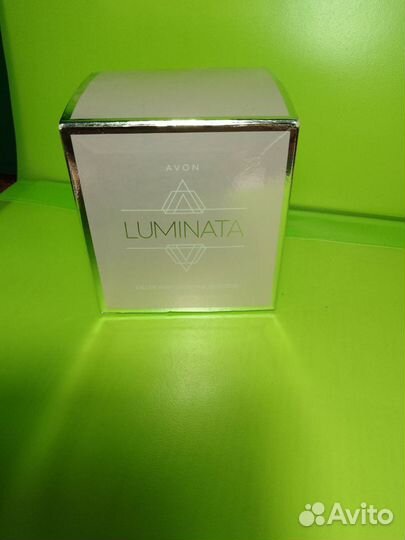 Avon Luminata