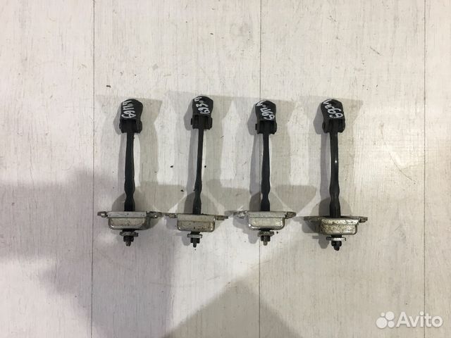 Ограничитель двери nissan qashqai J10 2.0 ат