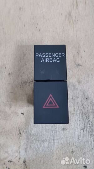 Кнопка аварийной сигнализации Skoda Octavia A7рест