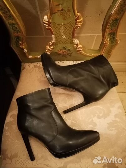 Only Love кожаные ботильоны из Лугано