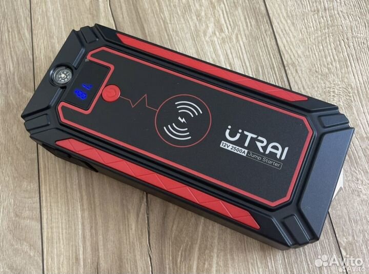 Пусковое зарядное устройство бустер Utrai