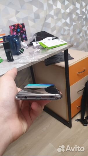 Samsung Galaxy S10, 6/128 ГБ