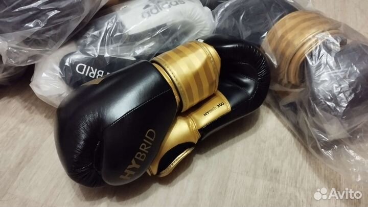 Боксёрские перчатки. мма. Кикбоксинг. Тайский бокс