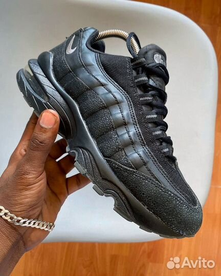 Nike Air Max 96 triple black