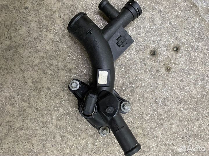 Тройник системы охлаждения Opel Astra J