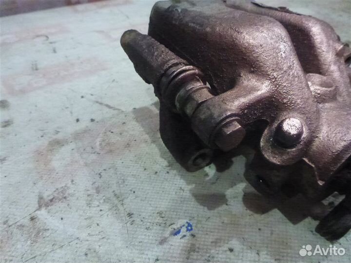 Суппорт задний правый Peugeot 408 седан 10F 2012