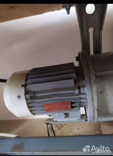 Промышленная швейная машина, машинка СССР