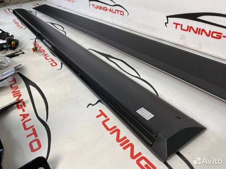 Выдвижные подножки Cadillac XT6