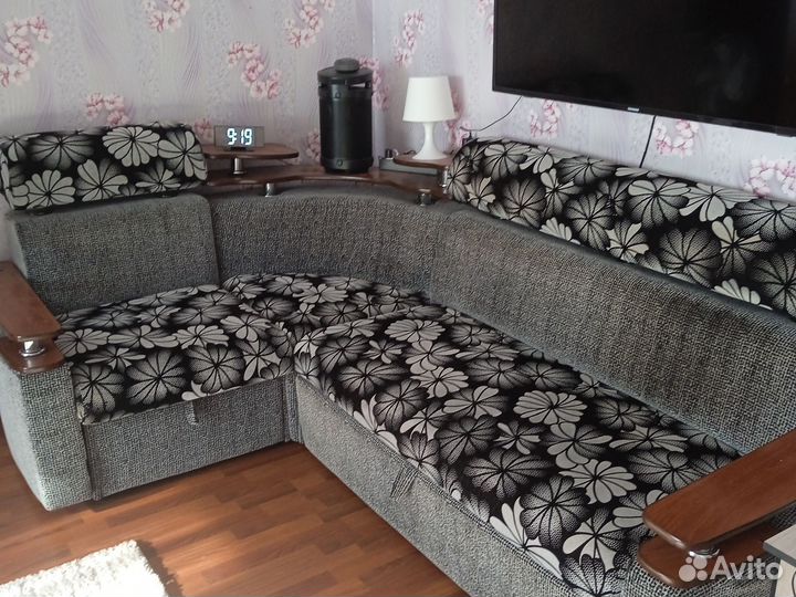 Большой угловой диван бу