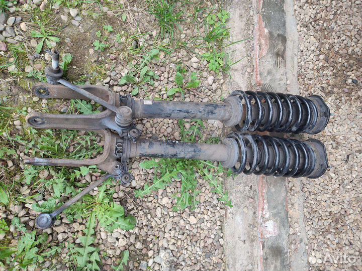 Стойка передние к Мерседес мл