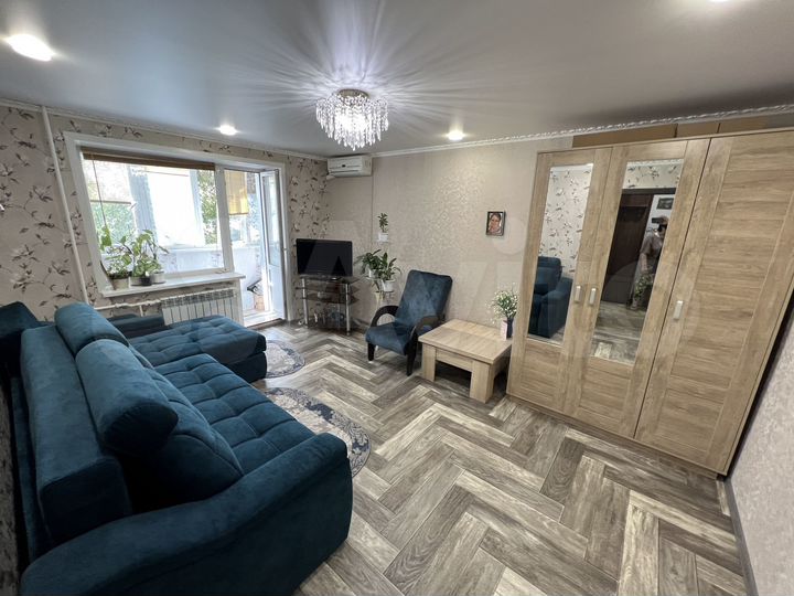 2-к. квартира, 52 м², 2/5 эт.