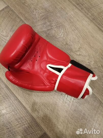 Боксерские перчатки