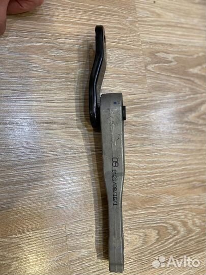 Опора двигателя задняя VW Tiguan 7N0199855B