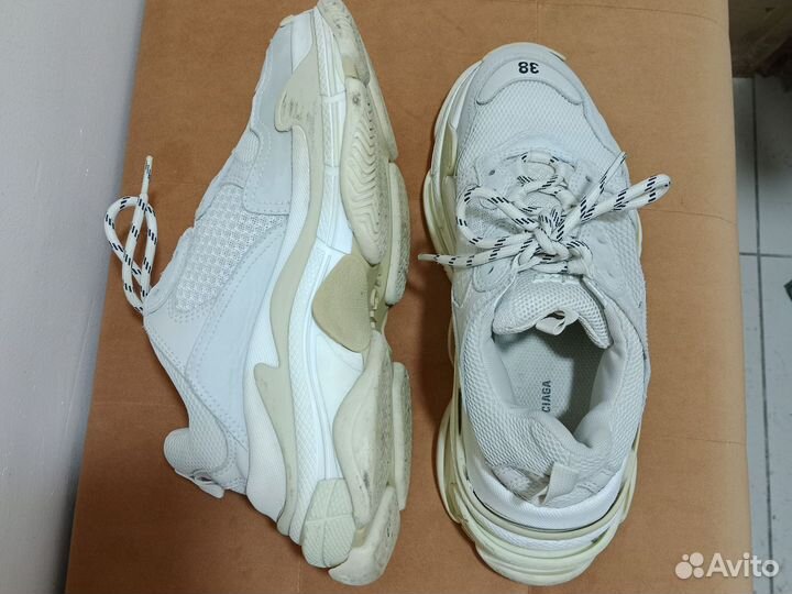 Balenciaga кроссовки Triple S 38