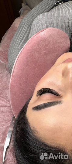 Наращивание, ламинирование ресниц и бровей