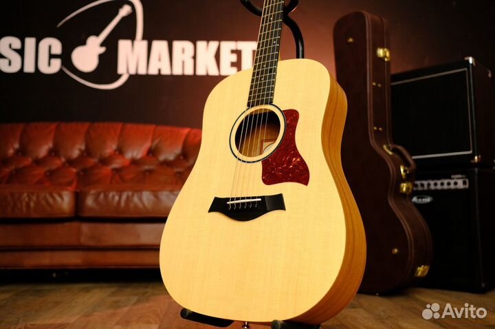 Гитара акустическая Taylor (комплект)