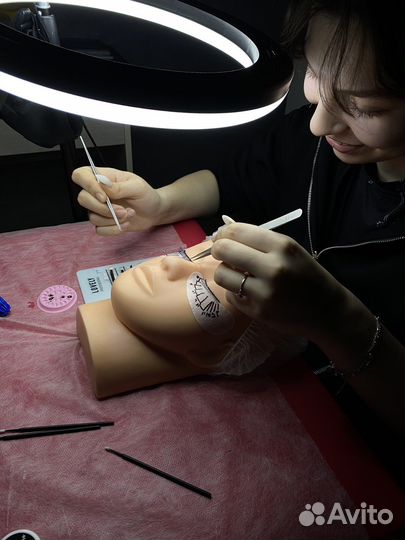 Обучение наращиванию ресниц