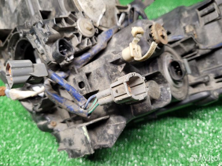 Фара правая Nissan Teana J32