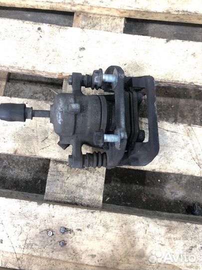 Суппорт тормозной задний левый Bmw 1 E87 N45B16