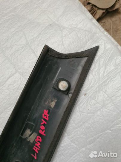 Молдинг лобового стекла передний правый Land Rover