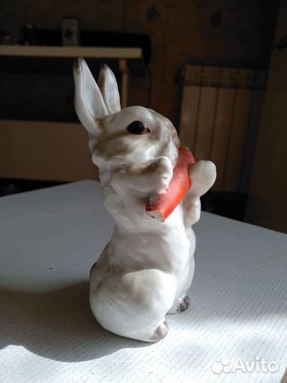 Заяц фарфор