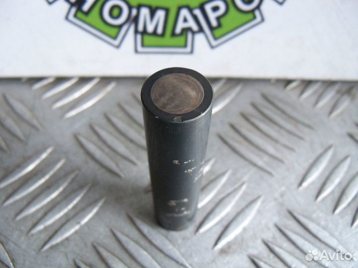 Шток вакуумного насоса Фольксваген Т4 2.5 AJT