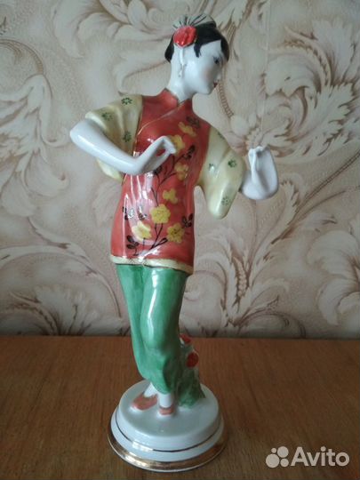 Фарфоровые статуэтки времен СССР