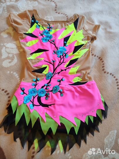 Продам костюм для художественной гимнастики