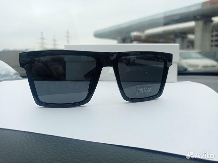 Солнцезащитные очки Tom Ford polarized