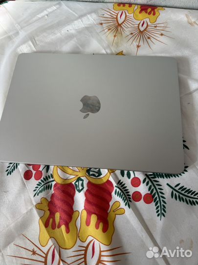 Macbook air 13 m3 2024, 8/256