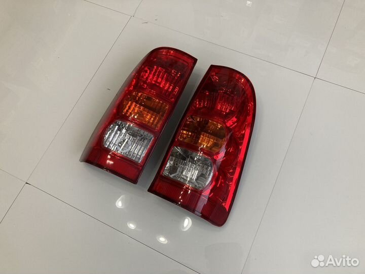 Фонарь задний (2шт) Toyota Hilux Vigo (2004-2008)