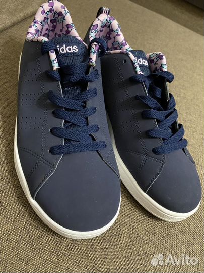 Продам кроссовки adidas(оригинал )