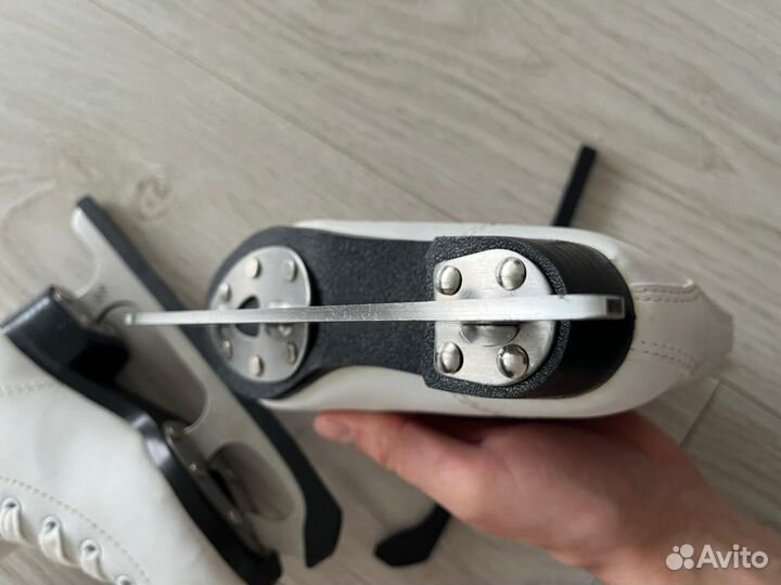 Коньки фигурные 27/28