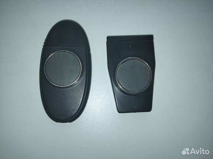 Магнитная ключница-2 шт одной кучей, новый