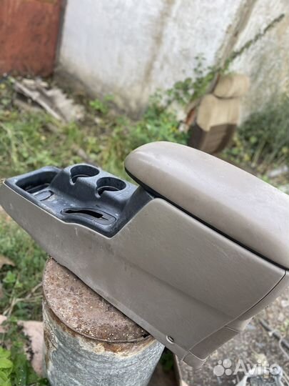 Подлокотник 3.0 в сборе эскейп трибут маверик