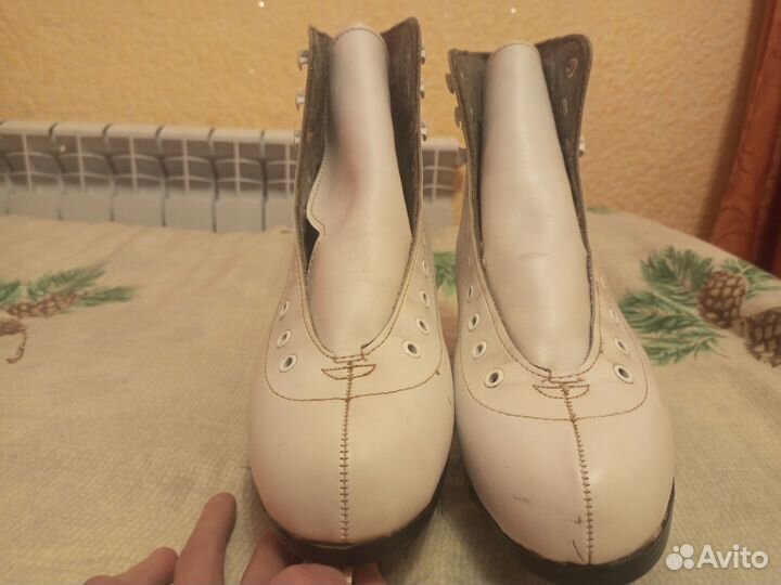 Коньки фигурные novus 40 размер